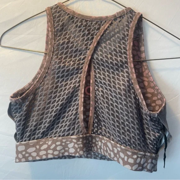 Peloton X WITH Collab Womens Medium Riverstone High Neck Size Medium Sports Bra - Picture 15 of 15